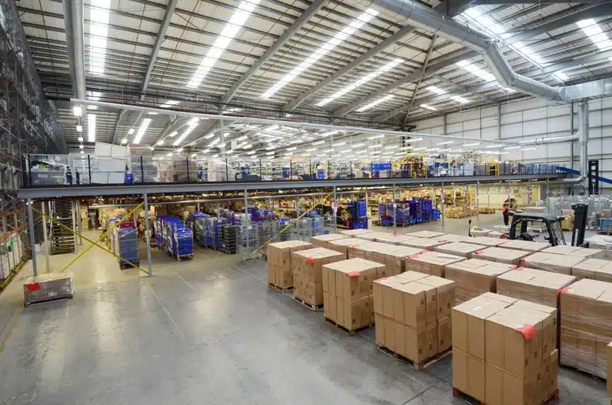a full warehouse with warehouse mezzanine floors for online stock