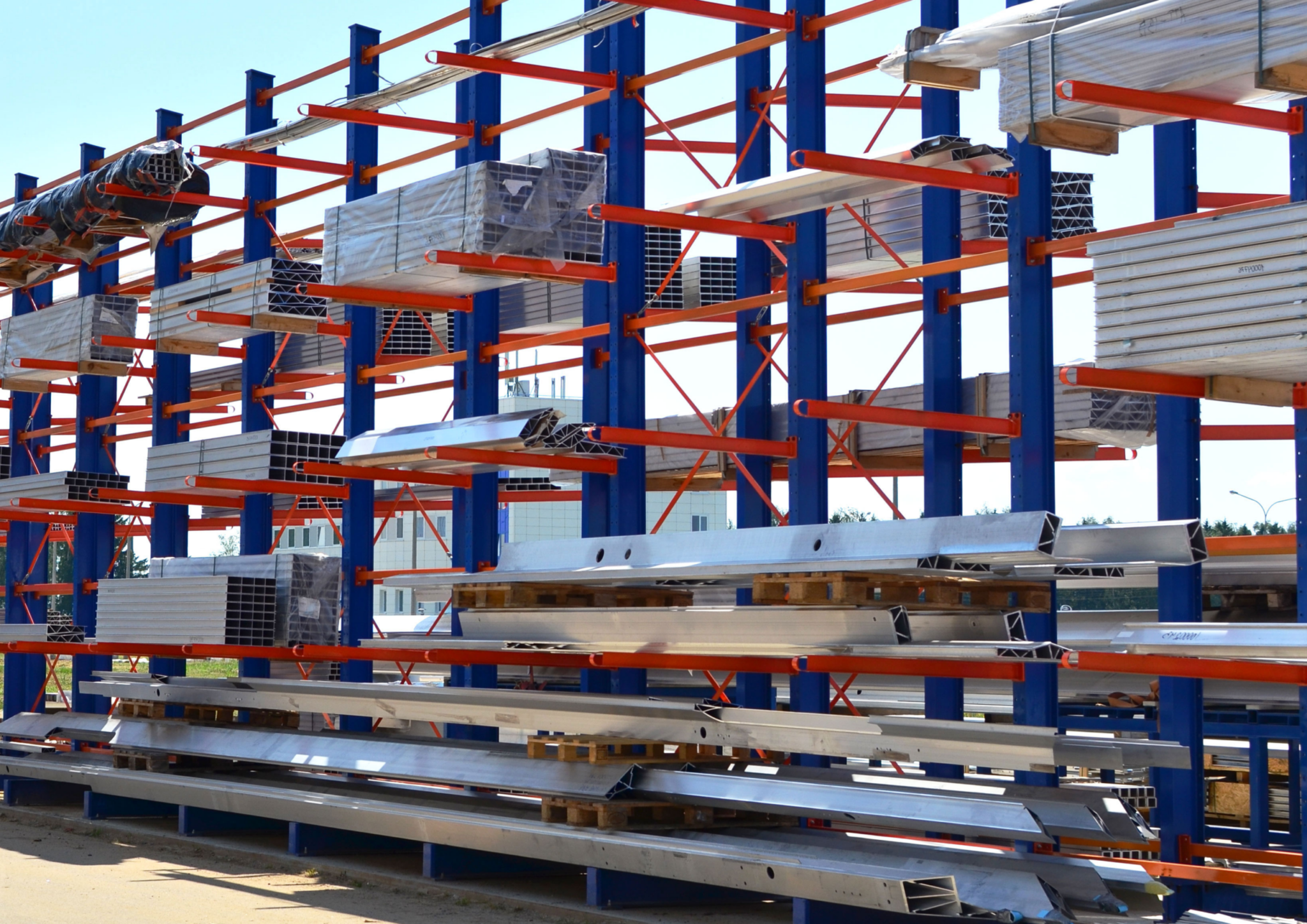 cantilever-racking-birmingham-uk Cantilever racking installed in a Birmingham yard by Teepee Materials Handling